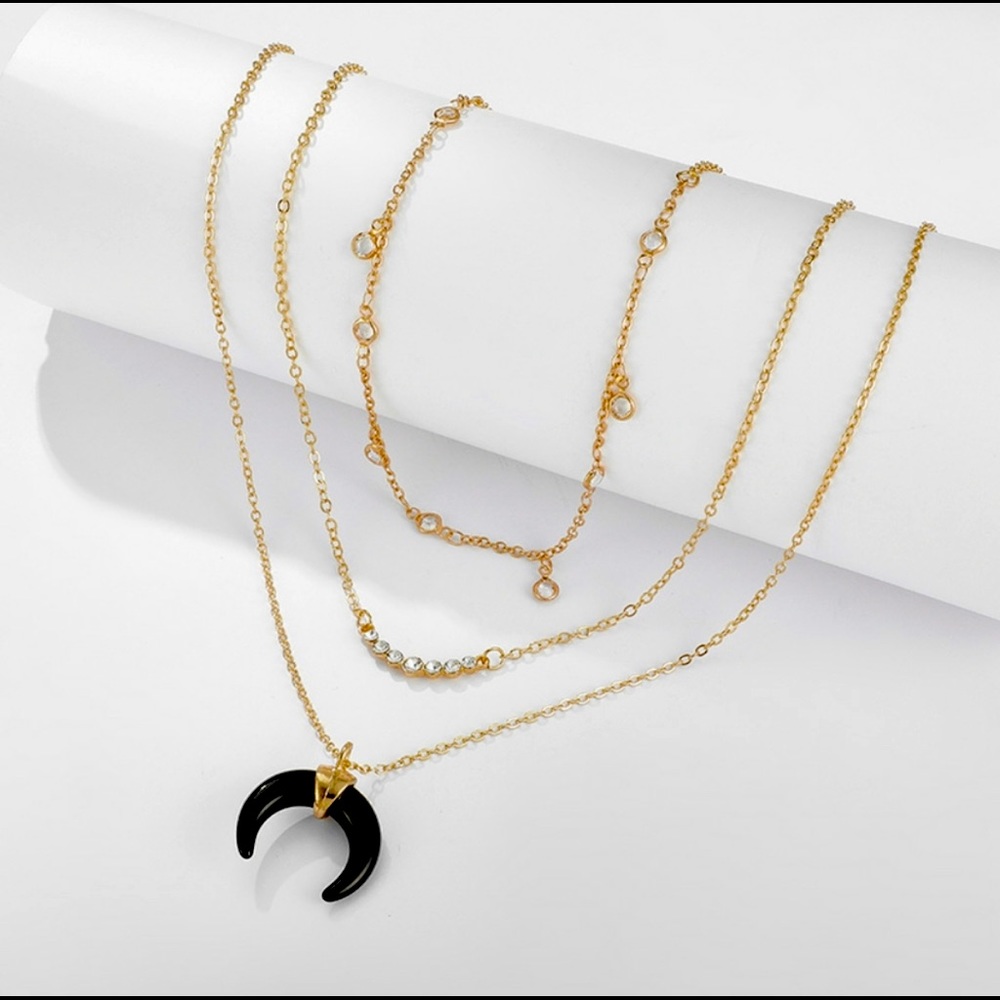 Multilayer Rhinestone Horn Necklace